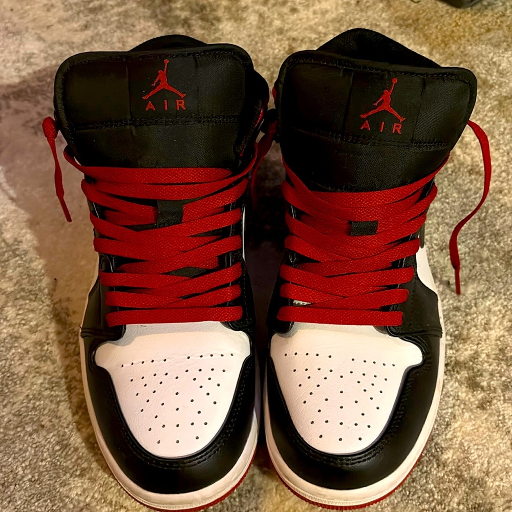 MEN'S AIR JORDAN RETRO 1 MID CASUAL SNEAKER
